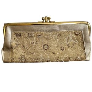 Vintage Noymer Gold,cream coach hide wallet w/Floral design 3.5”High x 7.5”Wide